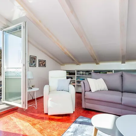 Luxury Penthouse Prestige Near The Sea Apartman Abbázia