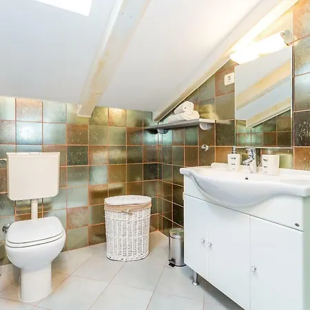 Luxury Penthouse Prestige Near The Sea Apartment