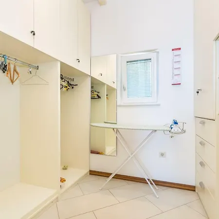 Luxury Penthouse Prestige Near The Sea Apartment
